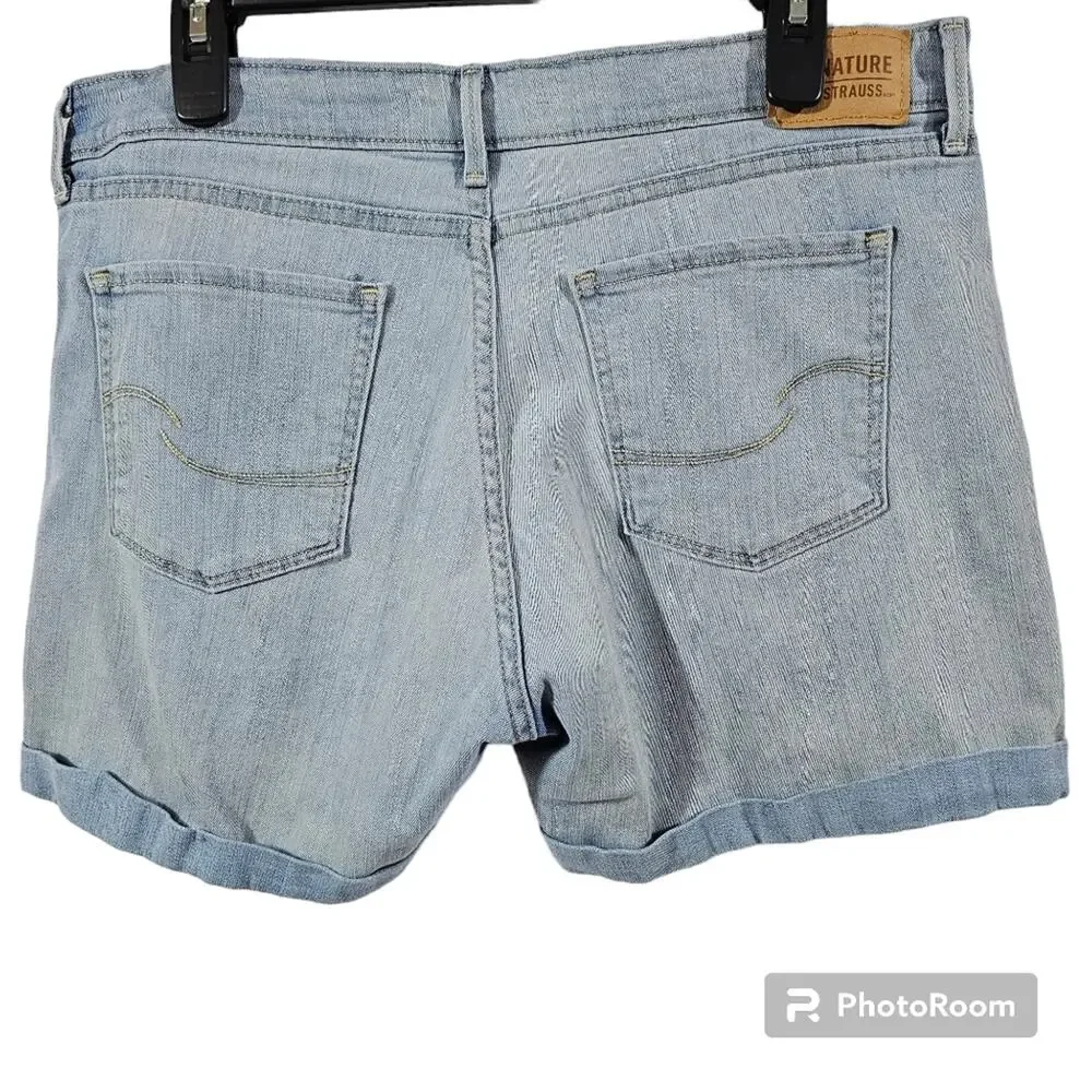 Levi's Signature Mid Rise Denim Shorts Women's Size 12 / 31